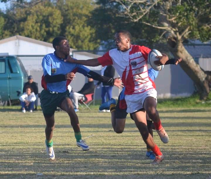 Cole Kirkwood on attack for SEDRU and will be the key man in the backline for St Marks in Humnsdorp