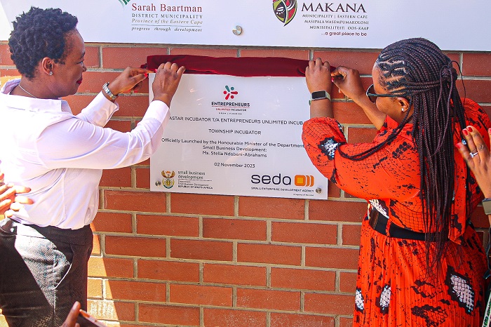 The Minister of Small Business Development, Stella Ndabeni-Abrahams and the Executive Mayor of the Makana Municipality, Yandiswa Vara launching Crudastar Incubator