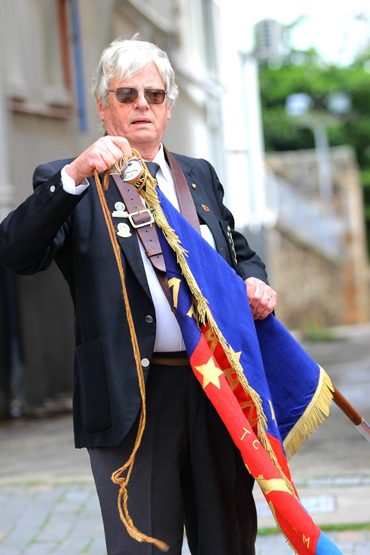 John Jansen van Rensburg carried the Makanaskop flag at the head of the parade