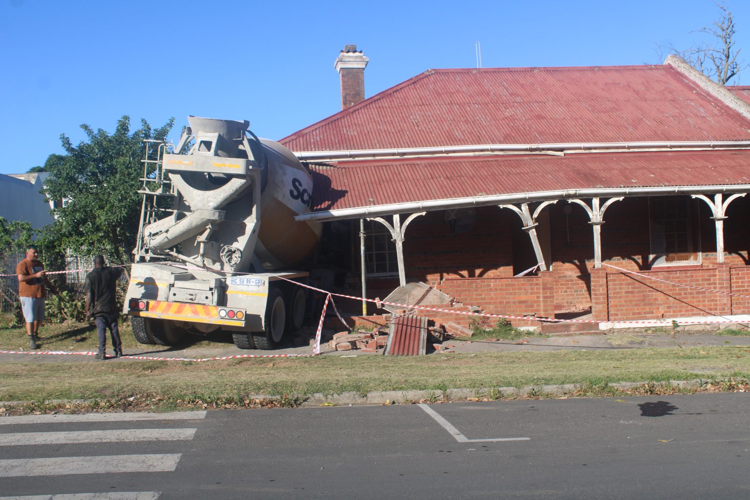 A construction truck smashed into the police barracks in Somerset Street on Saturday, 9 March, claiming the life of the driver. Photo: Luvuyo Mjekula