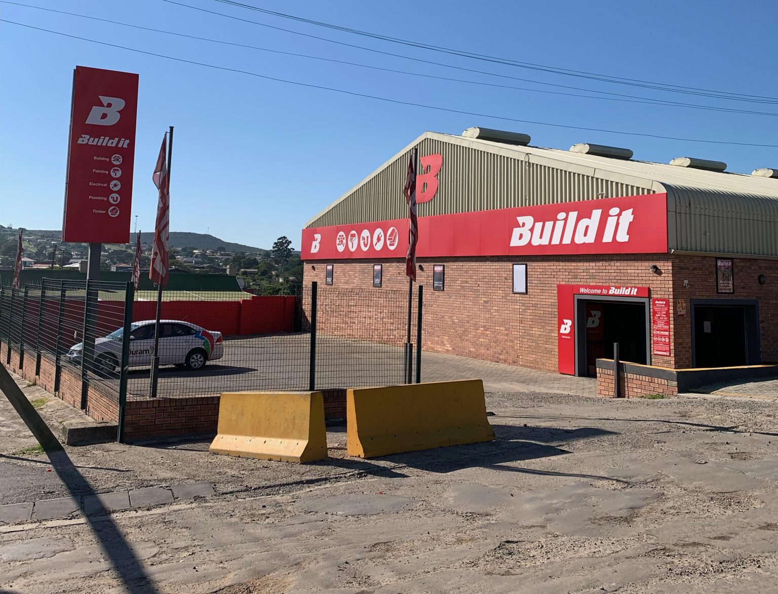 Build it is the latest Makhanda business to close its doors permanently, apparently due to slow business development. Photo: Lisakhanya Tali