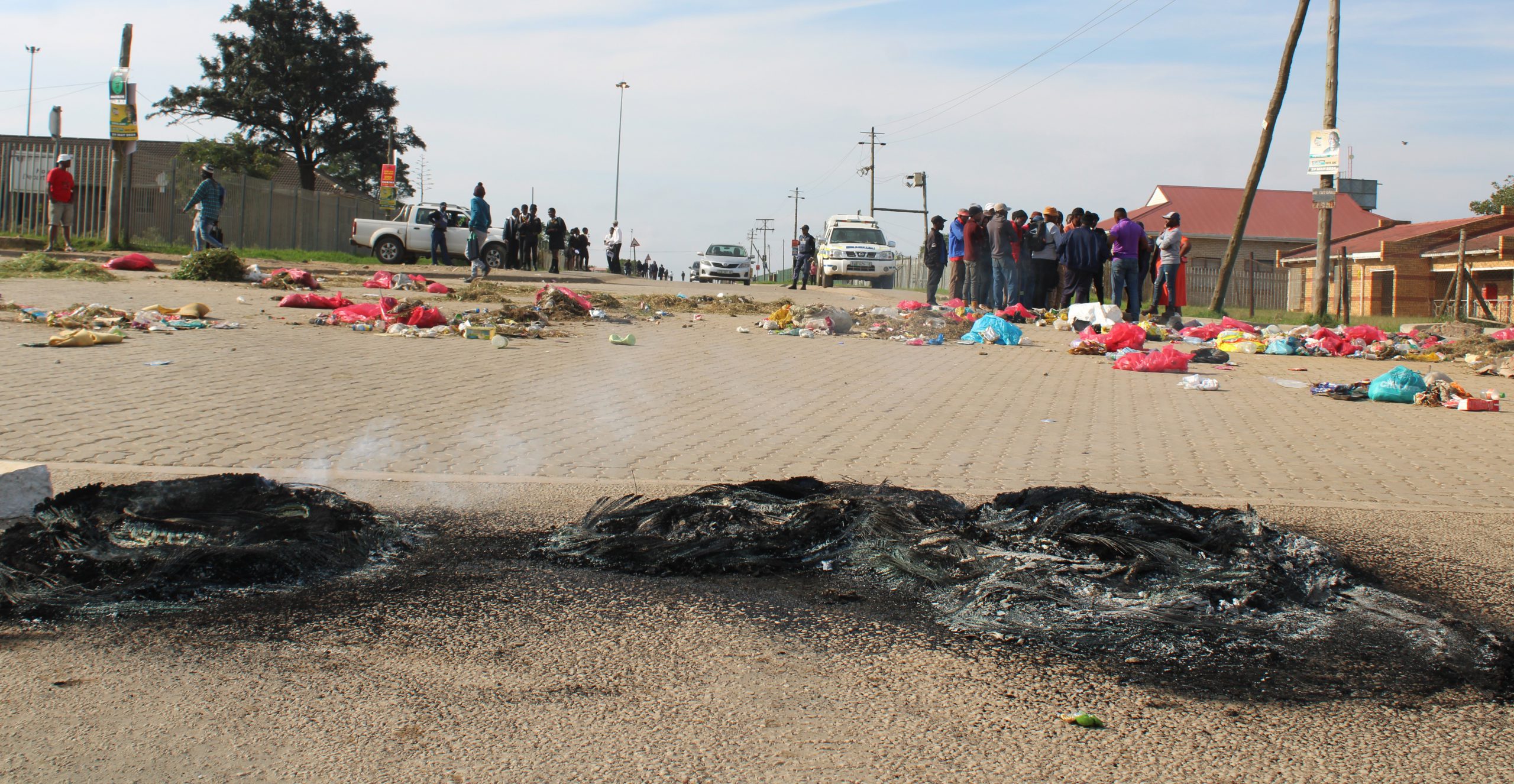 Angry workers in the Ncame Street upgrade demonstrated at the Joza site on Thursday demanding the immediate payment of their wages. Photo: Luvuyo Mjekula