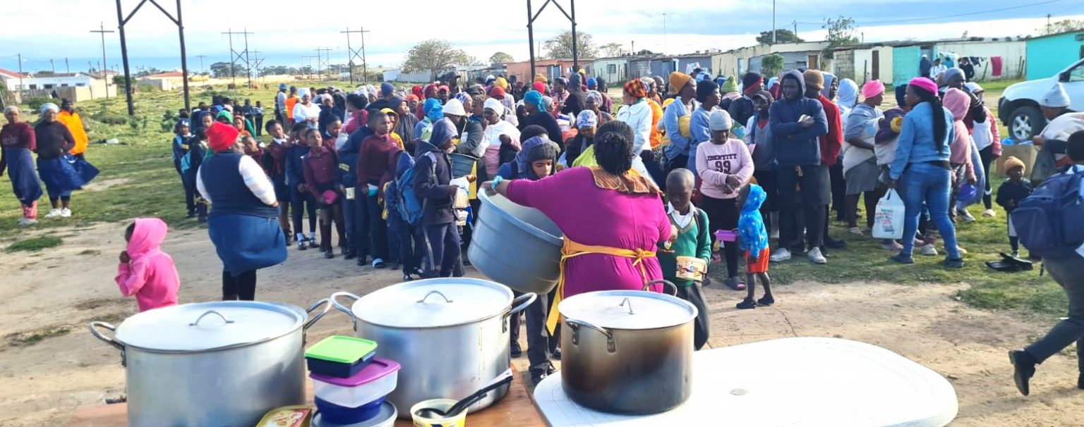 Star Bakeries collaborated with local soup kitchens and organizations to feed hundreds of people in Makhanda as part of the 67 Minutes for Mandela initiative. Photo: Supplied