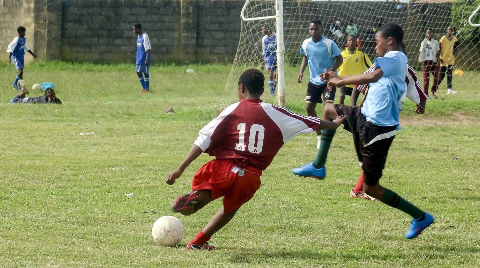 Local junior teams eyeing Superbowl top prize Chulumanco "Sbindi" Khonzani of Santos, shooting at goals in their Superbowl u15 clash against Lakhenathi on Easter Sunday. Photo: Chris Totobela