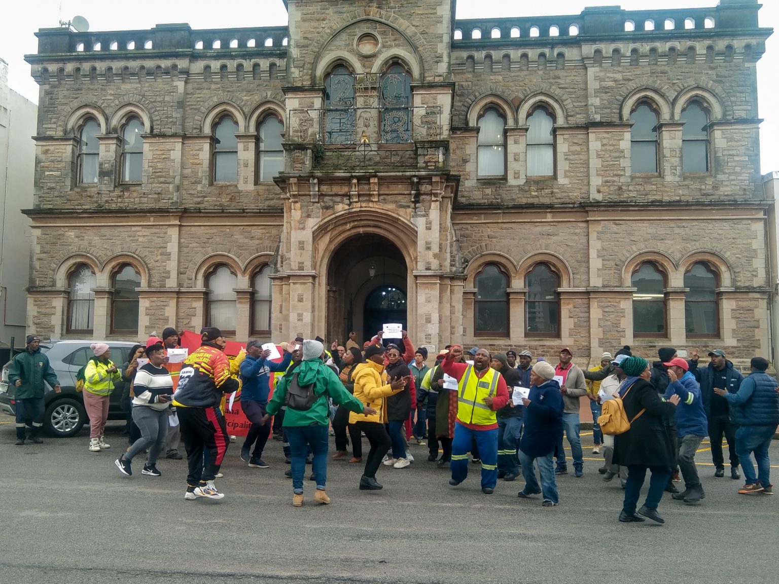 Makana Municipality leadership accused of putting workers’ lives in danger Makana Municipality workers affiliated to union Samwu stage a picket outside City Hall this week to demand protective clothing, among many other grievances. Photo: Luvuyo Mjekula