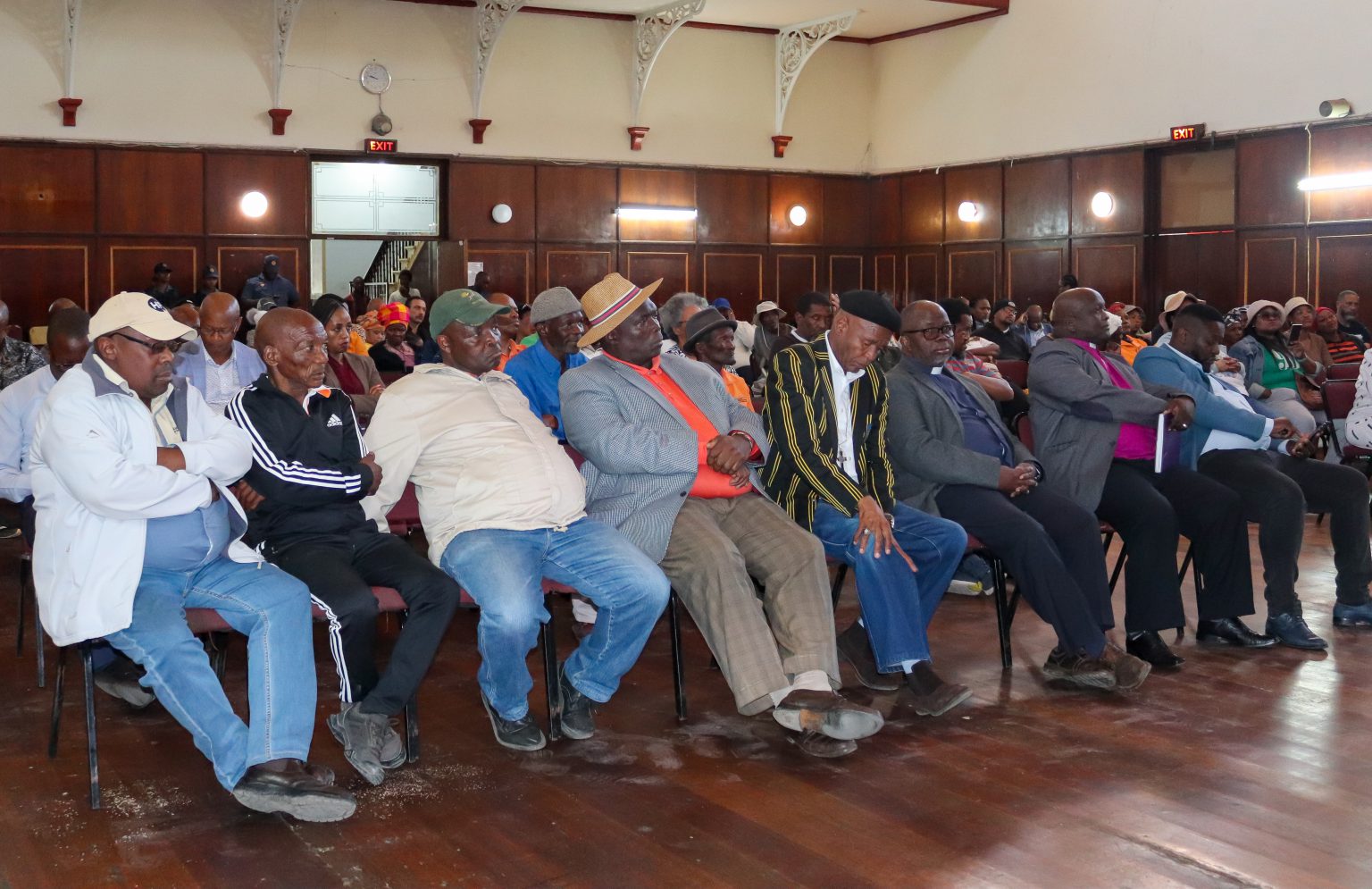 Minister promises to deploy high-level team to ‘take charge’ in Makana