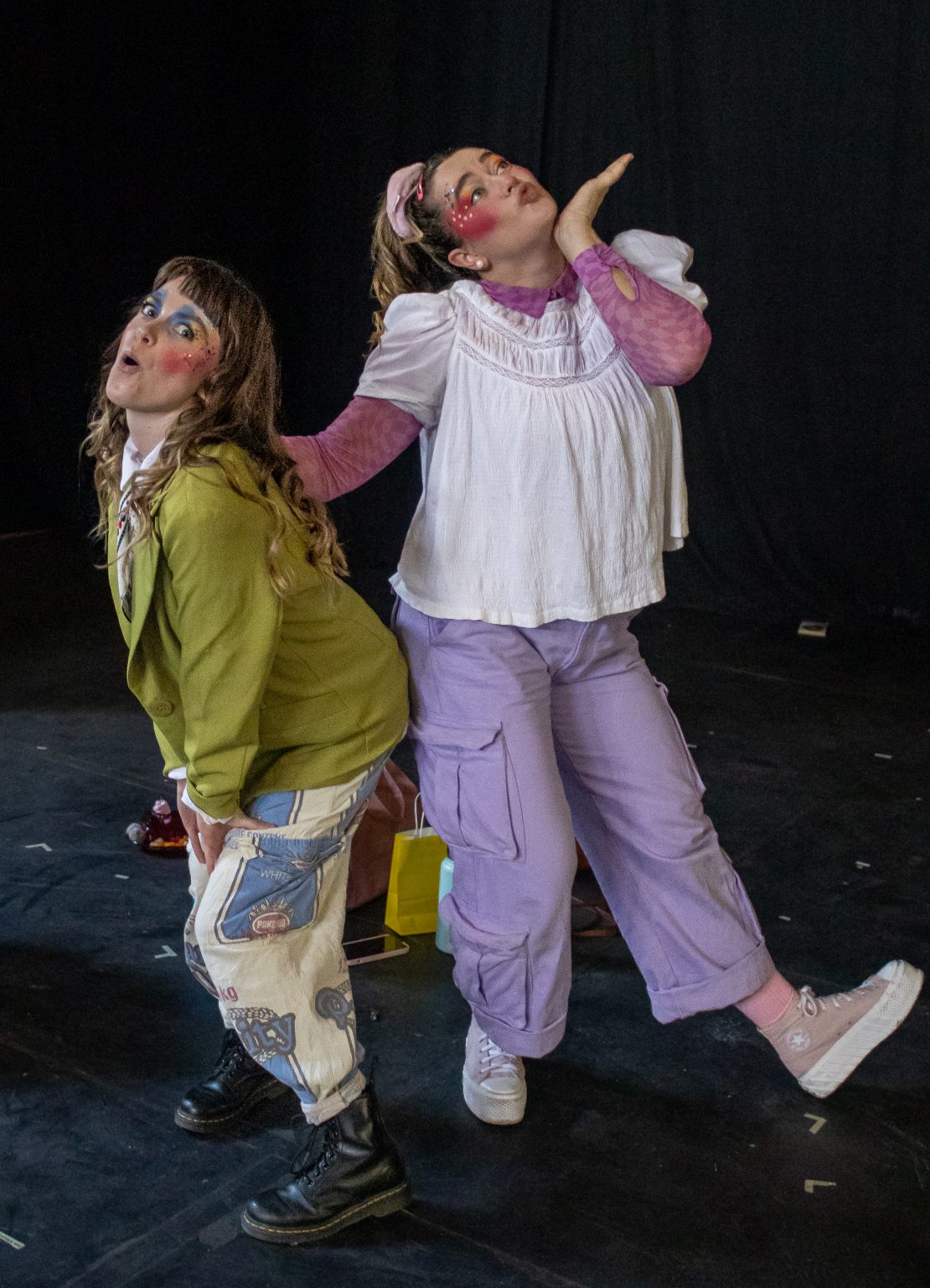 Two clowns and a love story