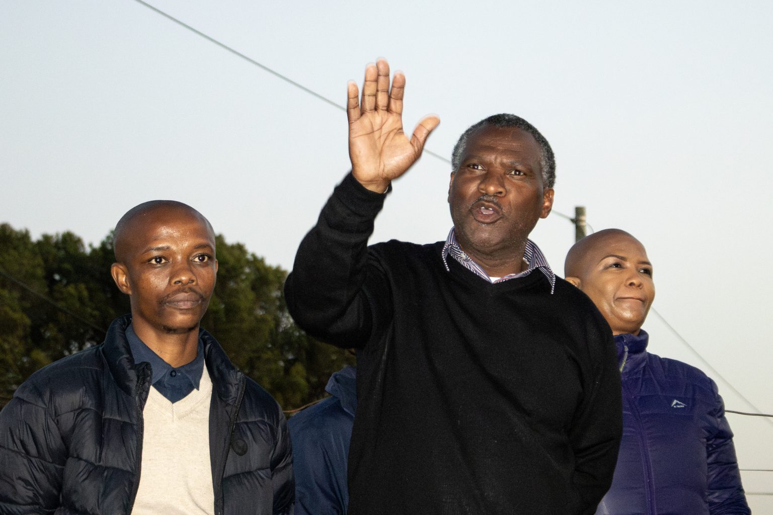 ‘The municipality must deliver first’