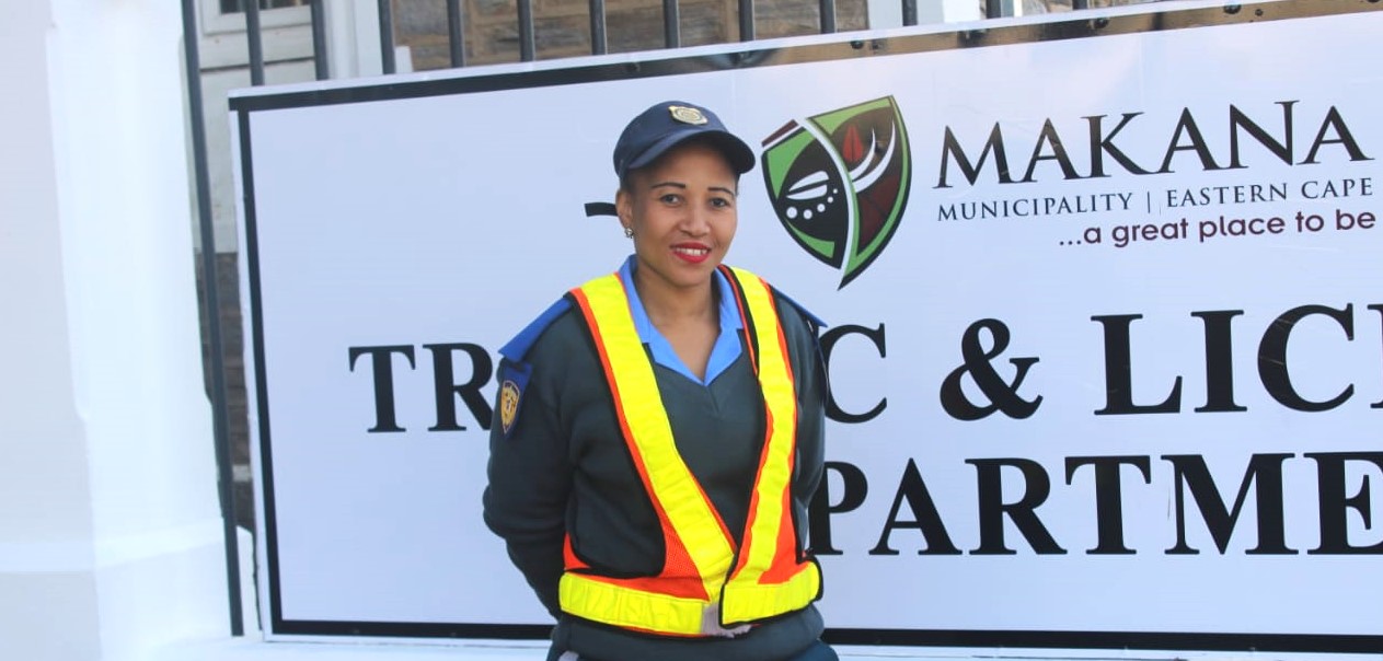Makhanda traffic cop’s love of rugby Zukiswa Ngwenyeni Mize is a traffic officer during the day, and a rugby player after office hours. Photo: Chris Totobela